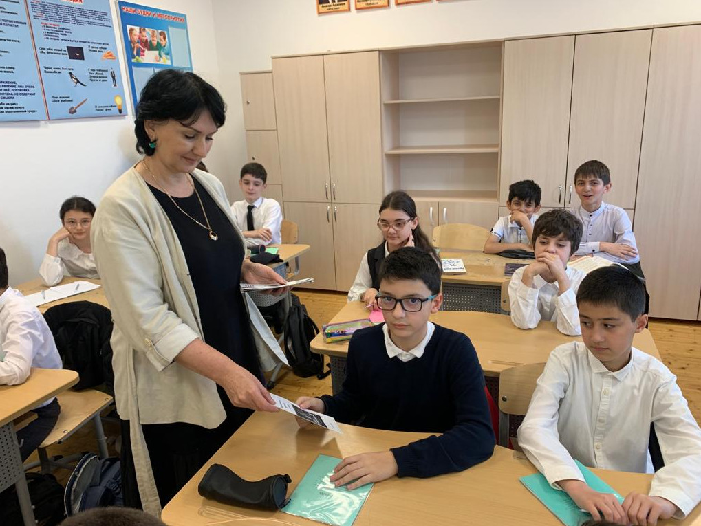 Беседа среди учащихся 7-8 классов  СОШ №11 на тему " Нет наркотикам".